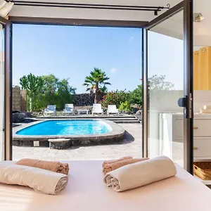 Arriba Villa