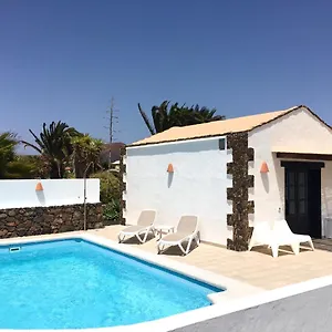 Villa Felix Met Private Pool!, Lajares